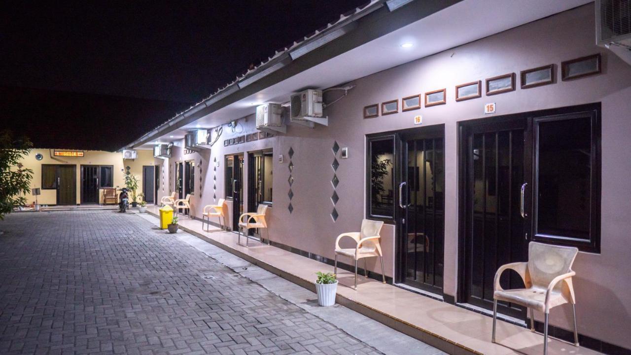 Sitiinggil Guest House Syariah Tegal  Dış mekan fotoğraf